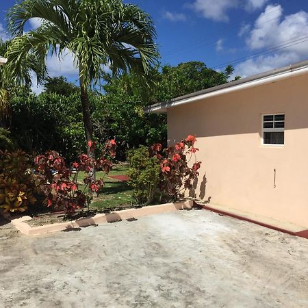 Ventnor House Apartments Bridgetown Bagian luar foto