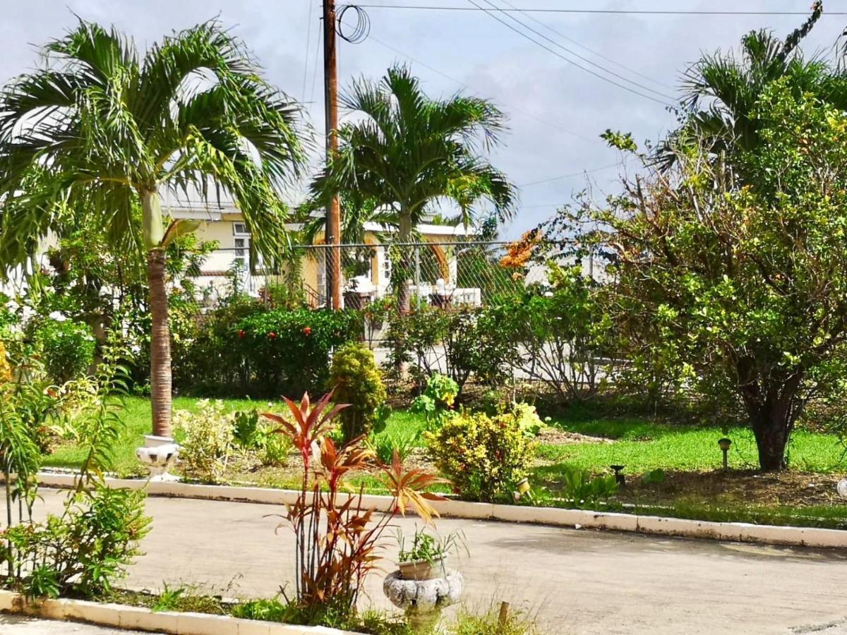 Ventnor House Apartments Bridgetown Bagian luar foto