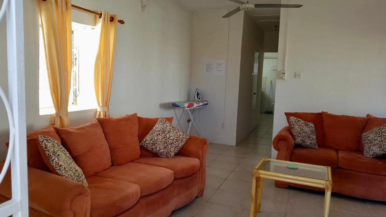 Ventnor House Apartments Bridgetown Bagian luar foto