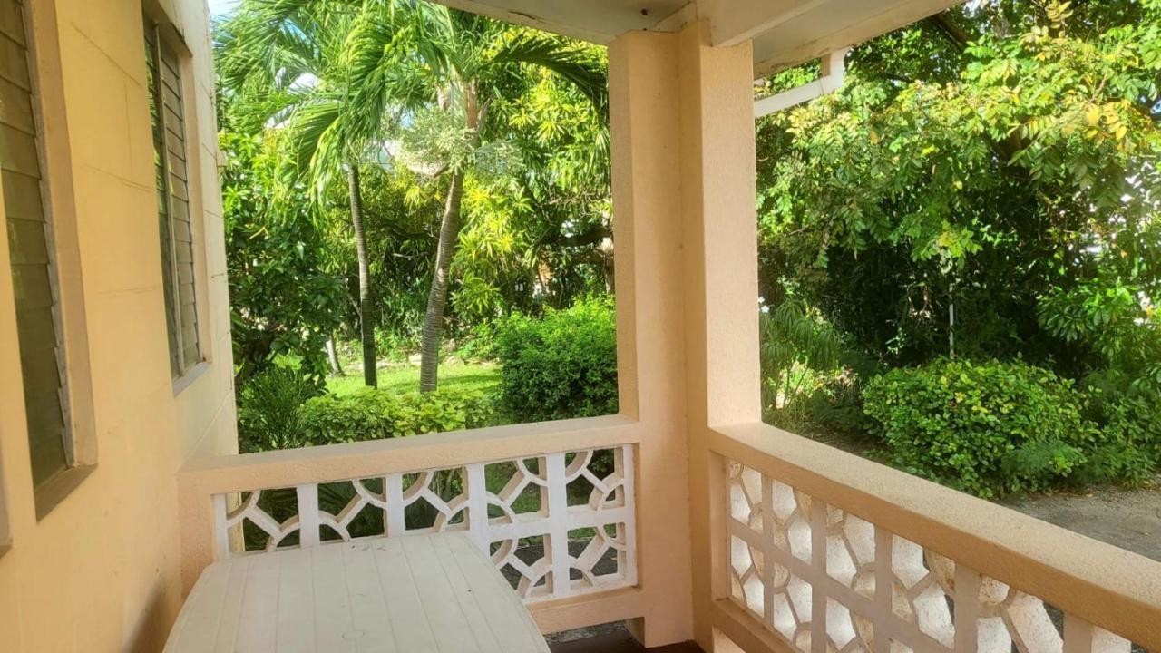 Ventnor House Apartments Bridgetown Bagian luar foto