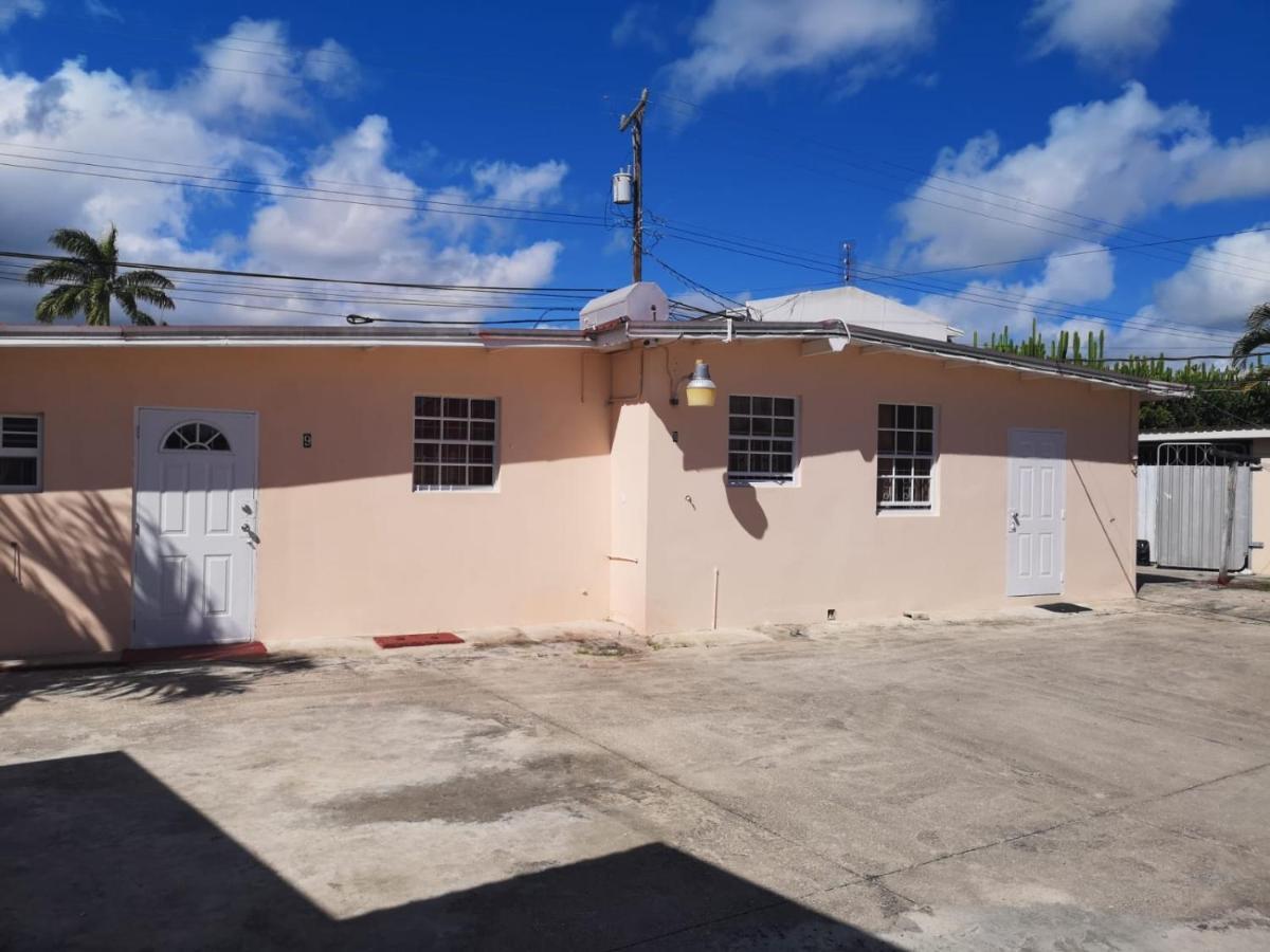 Ventnor House Apartments Bridgetown Bagian luar foto