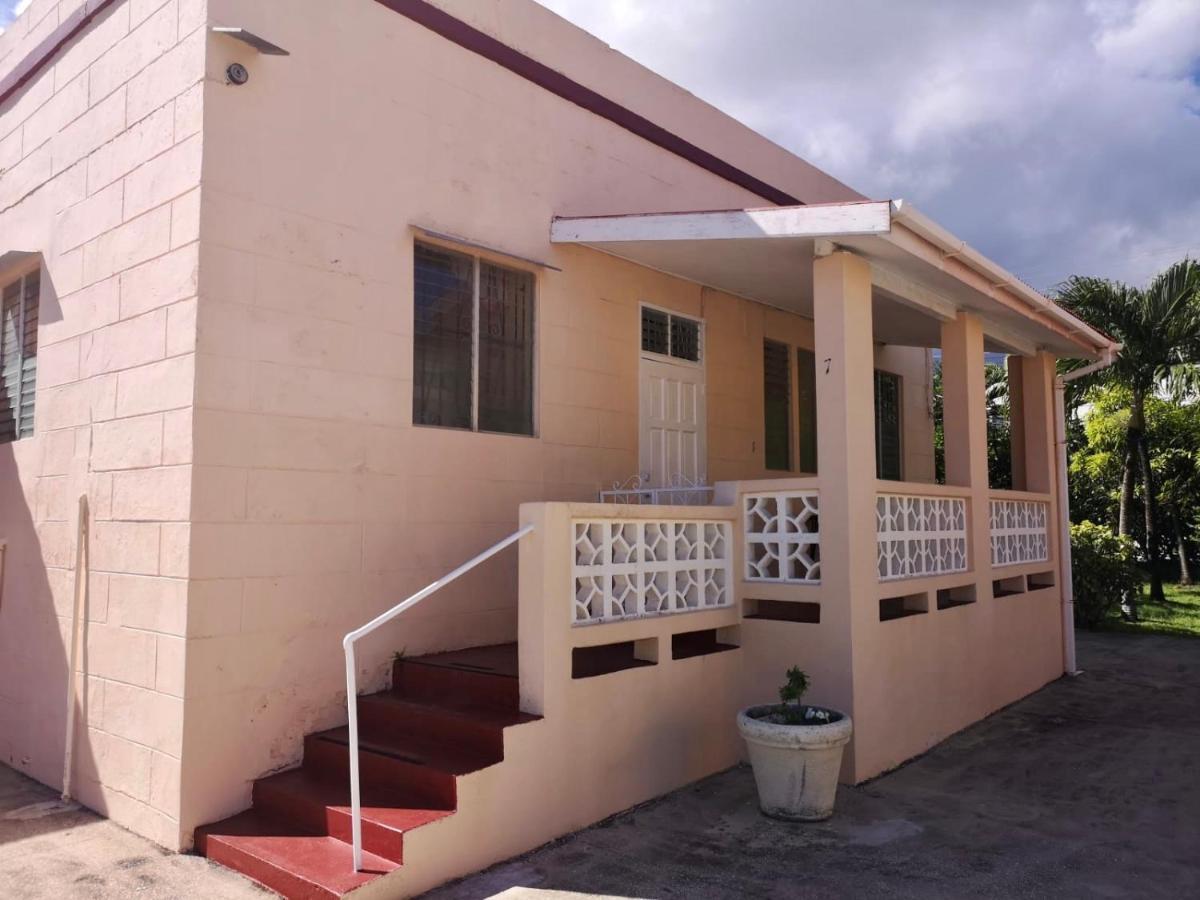 Ventnor House Apartments Bridgetown Bagian luar foto