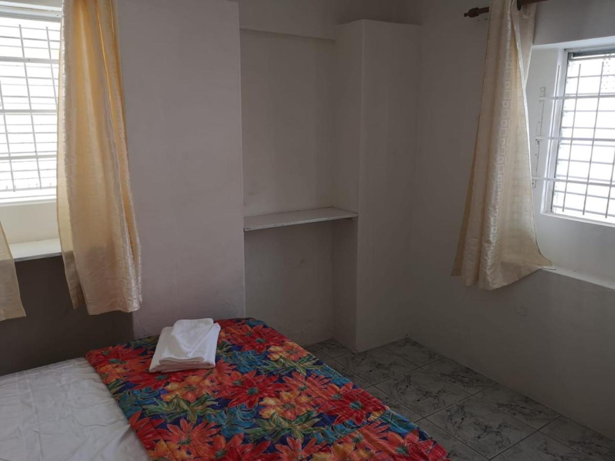Ventnor House Apartments Bridgetown Bagian luar foto