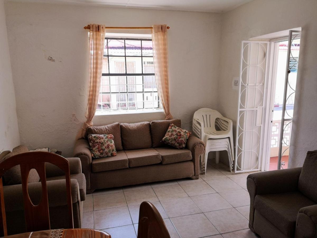 Ventnor House Apartments Bridgetown Bagian luar foto